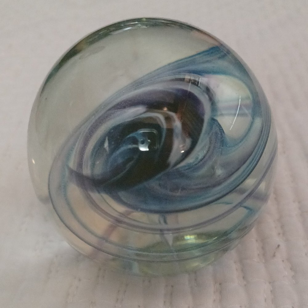 Oval shape glass paper-weight